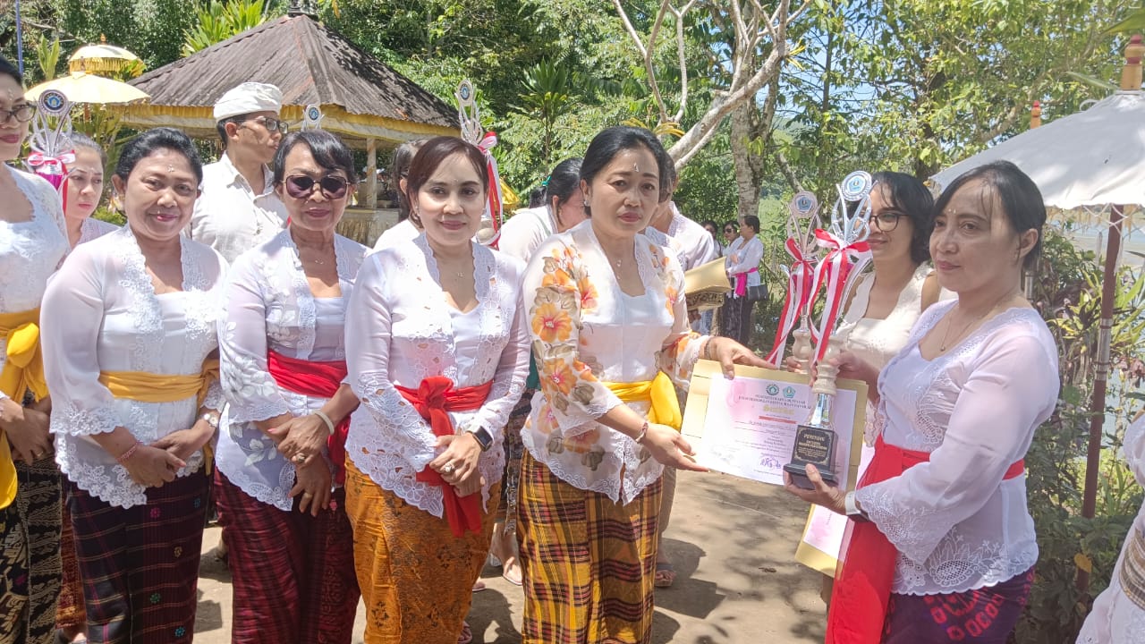 Apresiasi Bunda Paud Kecamatan dan Desa/Kelurahan, Sagung Antari Jaya Negara Berikan Penghargaan